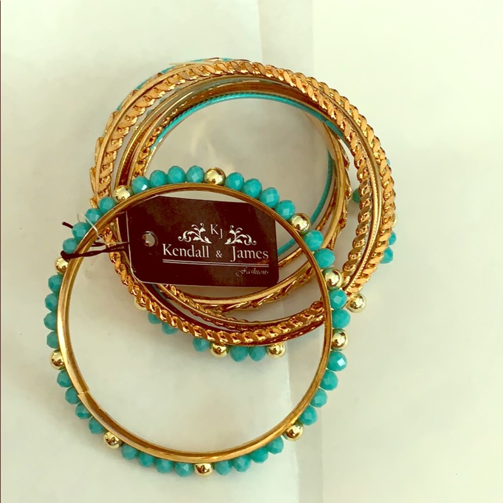 Gold & turquoise-colored bead bracelet set